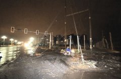 ��ѧ���ƺ������������ӵظ�˿���ͷ­(ͼ)